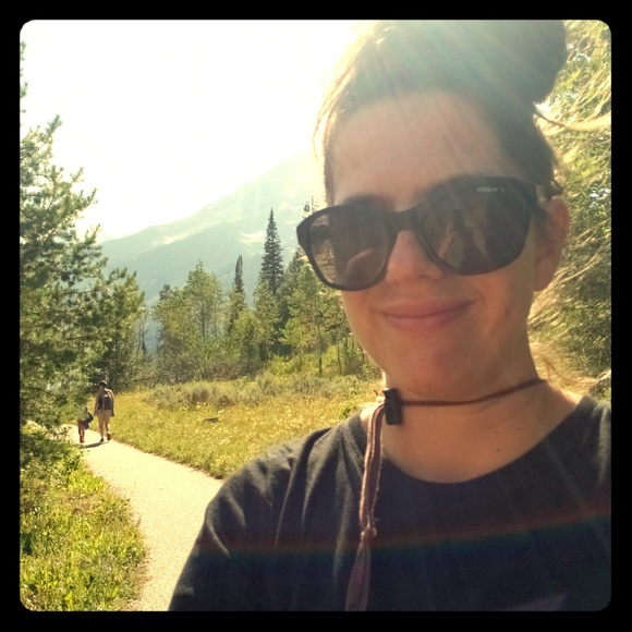 Meet your Posher, Laurie - Picture 1 of 1